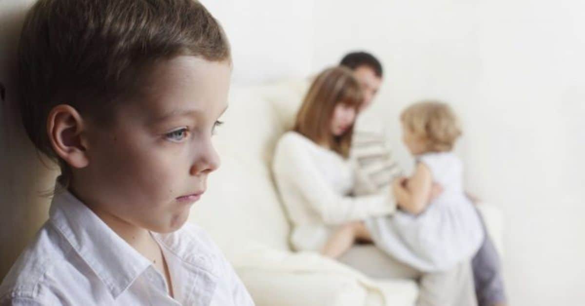 Parents Pilih Kasih Buatkan Anak Selalu Gaduh? Stop Sekarang Sebelum Anak Makan Hati!